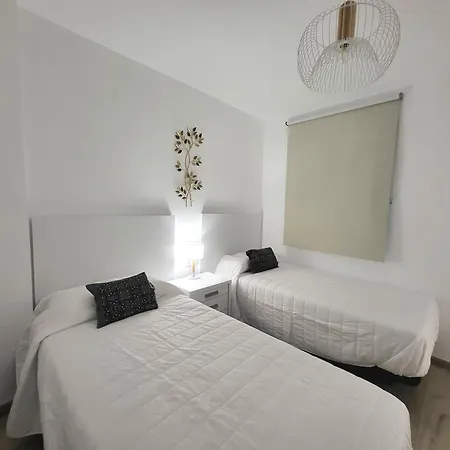 Sun Apartment *